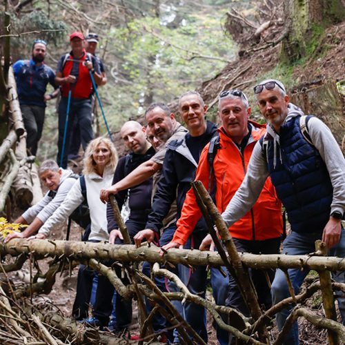 TEAM BUILDING ON MONTE PORA